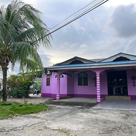 Lavender Homestay Desa Chendering 3 Bedrooms Kuala Terengganu Eksteriør bilde