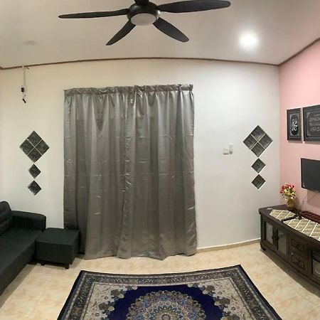 Lavender Homestay Desa Chendering 3 Bedrooms Kuala Terengganu Eksteriør bilde