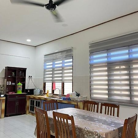 Lavender Homestay Desa Chendering 3 Bedrooms Kuala Terengganu Eksteriør bilde