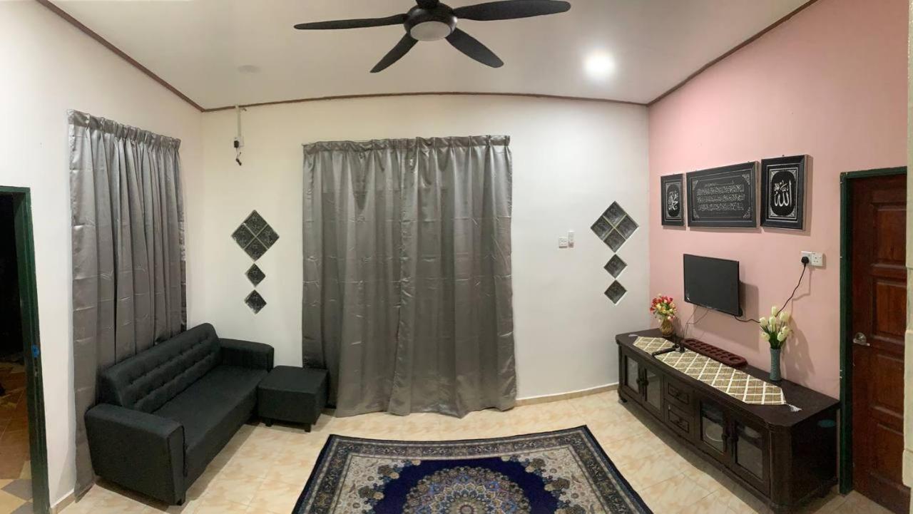 Lavender Homestay Desa Chendering 3 Bedrooms Kuala Terengganu Eksteriør bilde