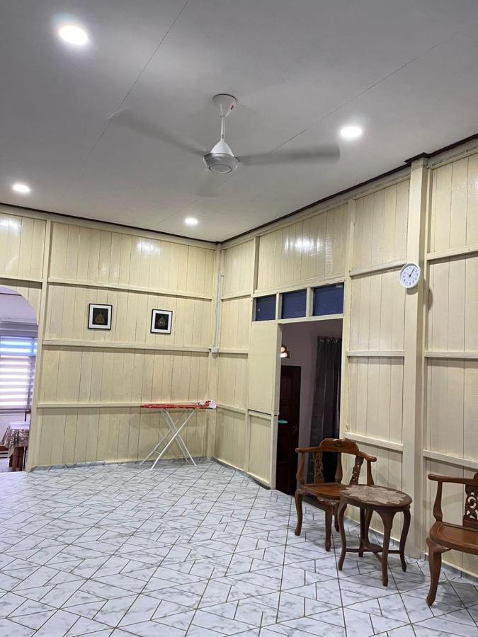 Lavender Homestay Desa Chendering 3 Bedrooms Kuala Terengganu Eksteriør bilde